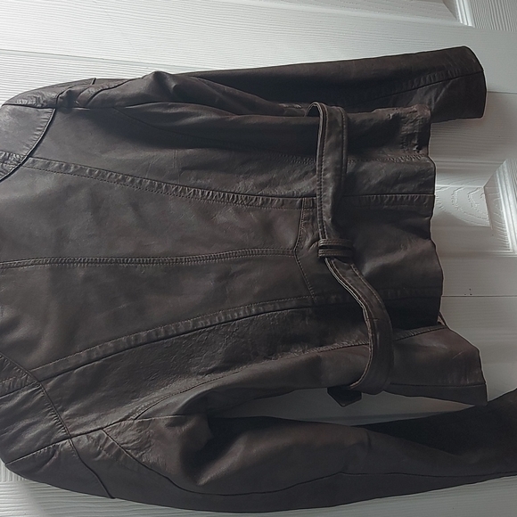 Leather jacket - Picture 4 of 4